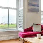2 Bed In Oc-c33513 * Whitby