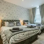 2 Bed In Oc-c33513