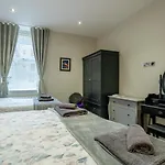 2 Bed In Oc-c33513 Apartman