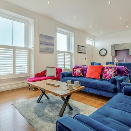2 Bed In Oc-c33513
