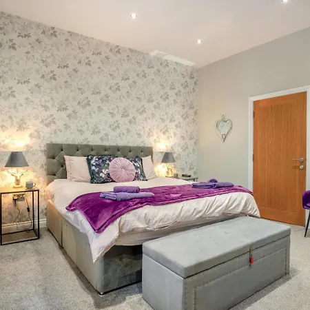 2 Bed In Oc-c33513 *