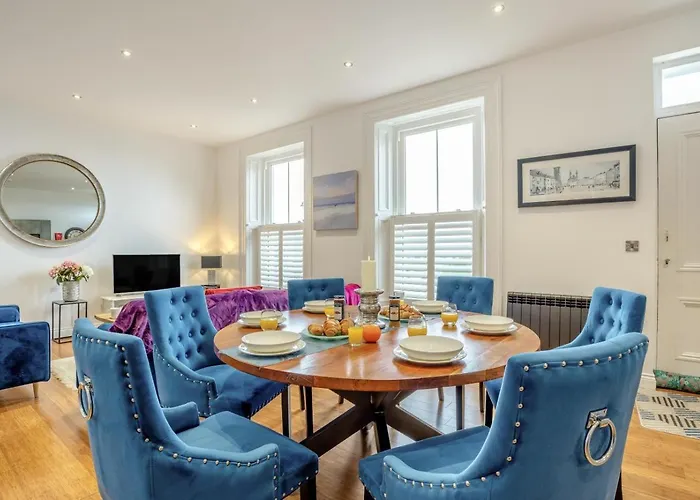 2 Bed In Oc-c33513 *