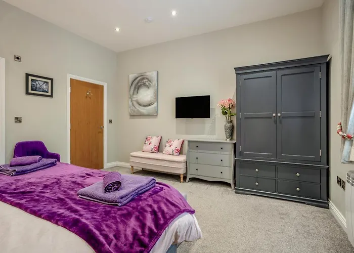 Apartament 2 Bed In Oc-c33513 *