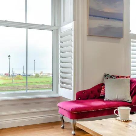 2 Bed In Oc-c33513 * Whitby